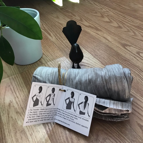 Convertible nursing scarf - Picture 3 of 4